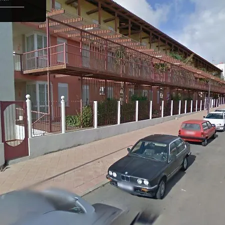 Sea Point House * 圣米格尔德阿沃纳